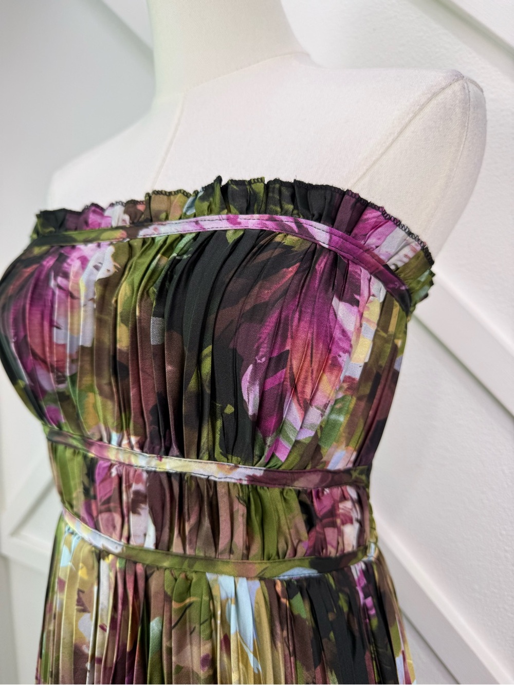 NWT Petal & Pup Angelique Pleated Strapless Maxi Dress Blurred Floral Sz Small - Picture 3 of 13